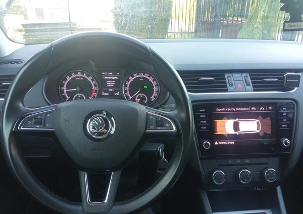 Skoda Octavia cena 48000 przebieg: 200000, rok produkcji 2018 z Woźniki małe 781